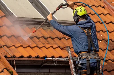 Démoussage et hydrofuge de toiture à Raucoules